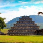 Maya piramides en gebouwen