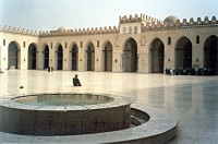 De Al-Hakim moskee in Caïro, voltooid in 1013 / Bron: Michel Benoist Mbenoist, Wikimedia Commons (CC BY-2.5)