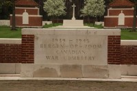 oorlogsbegraafplaats Bergen op Zoom / Bron: ottergraafjes