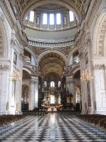 Interieur kathedraal / Bron: Budgetplaces.com, Flickr (CC BY-SA-2.0)