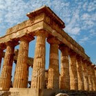 Godenverering en tempelbouw in oud Griekenland