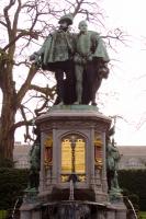 Het standbeeld van de heren van Egmont en (van) Horne in Brussel / Bron: Jahoe, Wikimedia Commons (CC BY-SA-3.0)