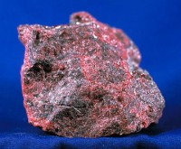 Het mineraal cinnabar is een bron van vermiljoen / Bron: Publiek domein, Wikimedia Commons (PD)
