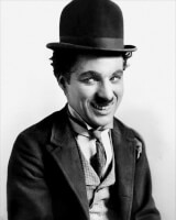 Charlie Chaplin, de beroemdste bolhoeddrager aller tijden / Bron: P.D Jankens, Wikimedia Commons (Publiek domein)
